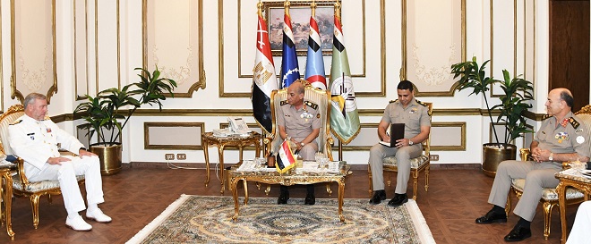 وزير الدفاع يناقش مع رئيس اللجنة العسكرية لحلف الناتو سبل تعزيز التعاون المشترك