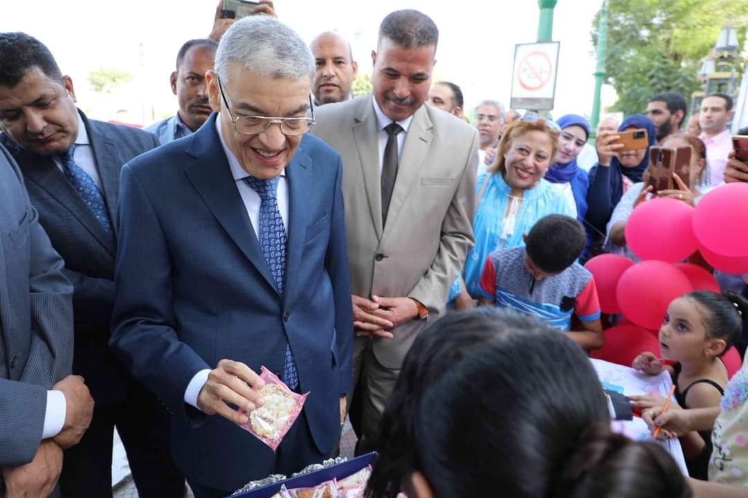 محافظ المنيا يقود 