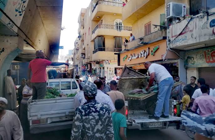 استمرار حملات رفع الإشغالات من شوارع الأقصر 