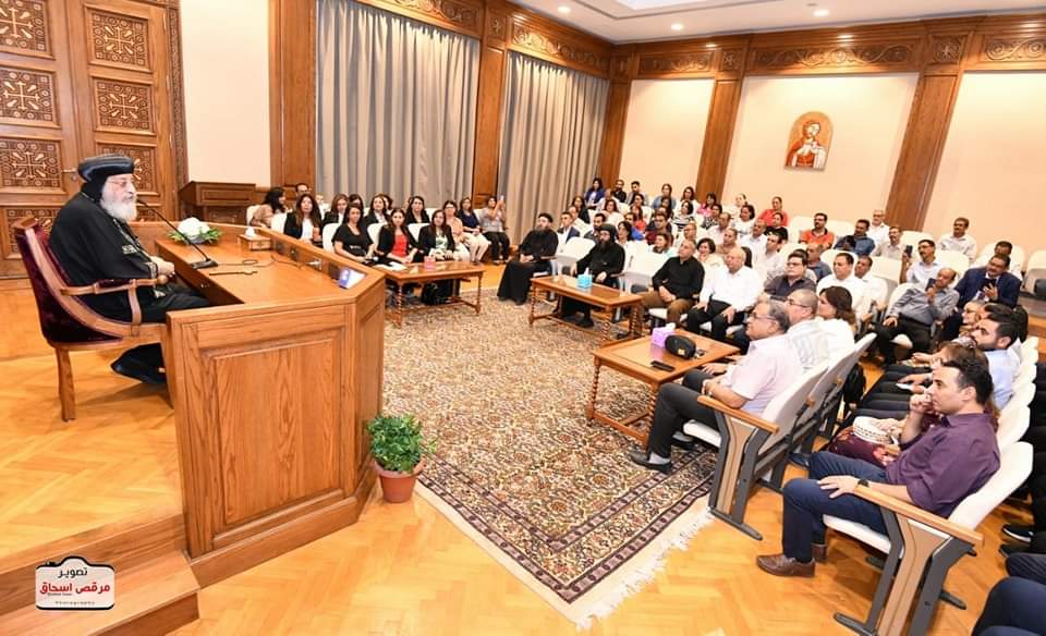 البابا تواضروس يبحث أحوال خدمة أبنائه السودانيين في مصر
