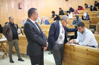 استمرار اعمال الامتحانات بجامعة جنوب الوادي

