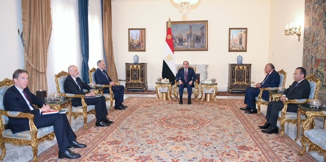 السيسي ووزير خارجية اليونان يؤكدان أهمية مصر المحورية كركيزة لا غنى عنها لاستقرار الشرق الأوسط