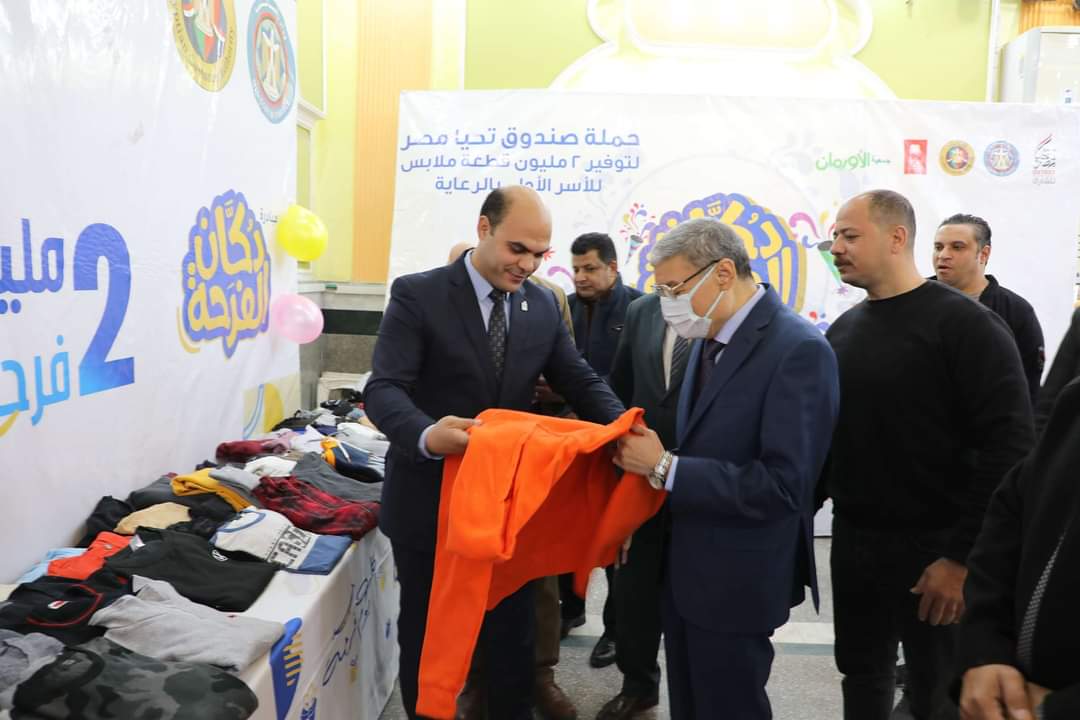 محافظ المنيا يفتتح معرض كساء للأسر الأولى بالرعاية والأكثر احتياجاً