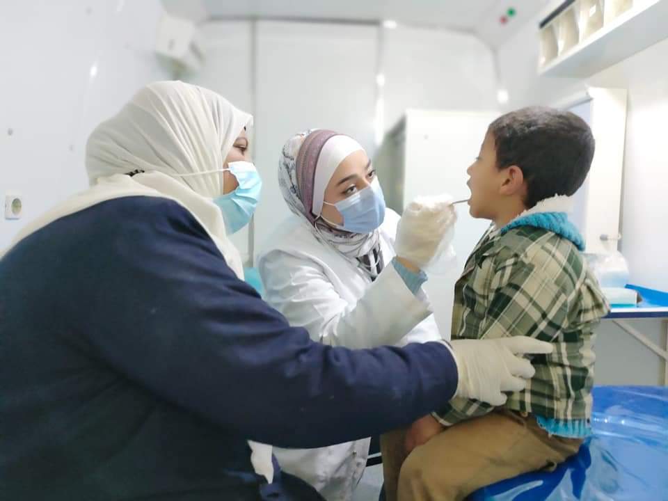 توقيع الكشف على 1711 حالة خلال قافلة طبية بمركز بمطاي بالمنيا