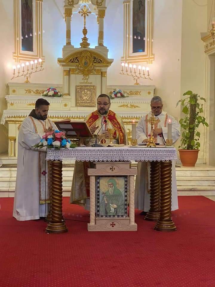 المدبر البطريركي للكلدان يترأس قداس عيد القديس مار أنطونيوس الكبير بالفجالة 