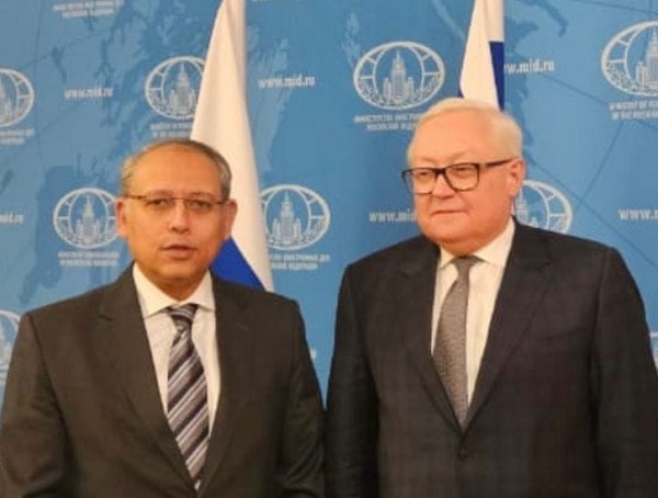 السفير المصري في موسكو يلتقي نائب وزير خارجية روسيا