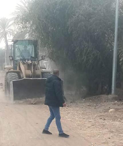 لليوم الثانى .. فتح الطرق المغلقة بشمال قنا منذ اشهر و فرحة غامرة للمواطنين

