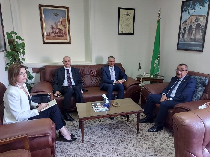 السفير سعيد أبو علي يستعرض مع الجانب الأسترالي تطورات الأوضاع في غزة وسبل وقف إطلاق النار