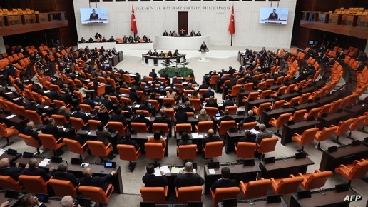 البرلمان التركي يصادق على انضمام السويد إلى الناتو