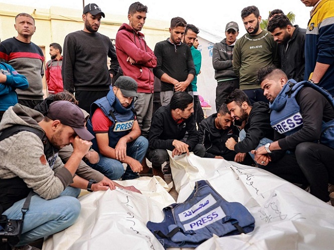 نقابة الصحفيين تدين استهداف الاحتلال للصحفيين مصطفى ثريا وحمزة الدحدوح.. مستمر طالما بقى بلا حساب

