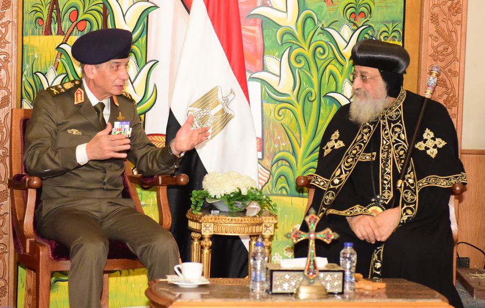 وزير الدفاع يهنئ البابا تواضروس الثاني بمناسبة عيد الميلاد المجيد