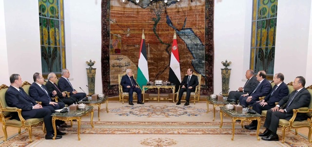 السيسي وأبو مازن يؤكدان أن القضية الفلسطينية تمر بمفترق طرق ويجب تحلي المجتمع الدولي بالمسؤولية