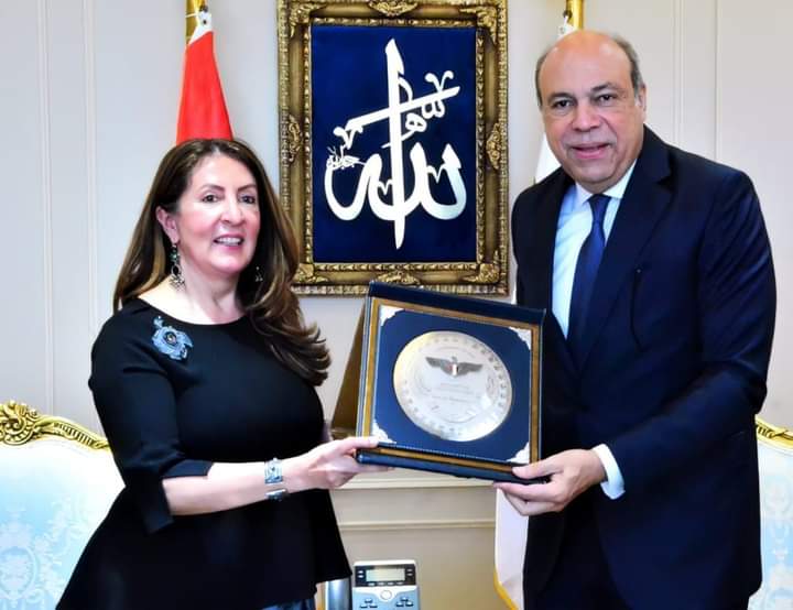 وزير الطيران يستقبل السفيرة الأمريكية لبحث التعاون الثنائي بين البلدين
 