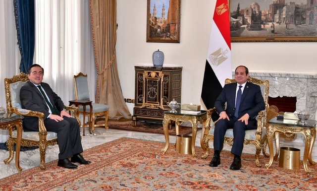 السيسي يبحث مع وزير الخارجية الإسباني الأوضاع الإقليمية الراهنة وتطوراتها