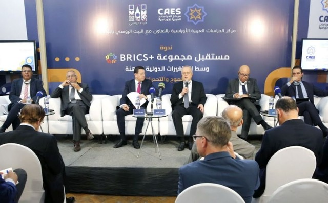 السفير الروسي: البريكس تسعى لتطوير آليات اقتصادية بديلة بعيدًا عن هيمنة الدولار