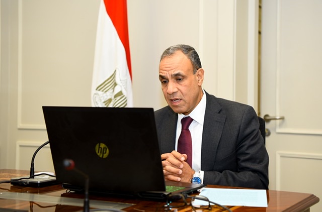 وزير الخارجية يعقد لقاء افتراضياً مع أعضاء الجالية المصرية في السعودية