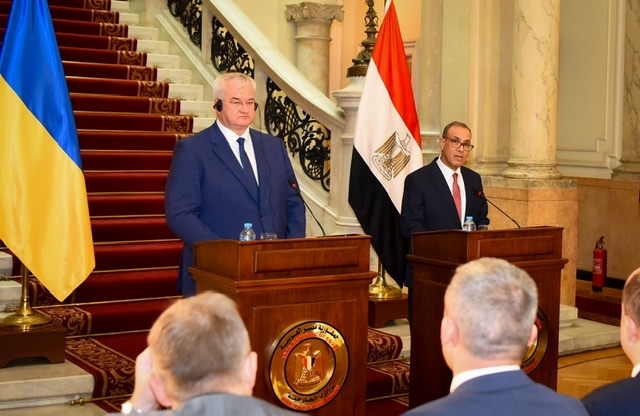 عبد العاطي: مصر متمسكة بالحفاظ على حقوقها المائية