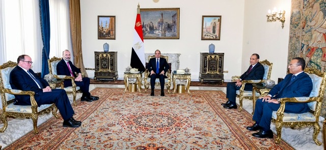 السيسي يؤكد ضرورة تضافر الجهود للدفع بقوة في اتجاه التهدئة ووقف إطلاق النار بغزة ولبنان
