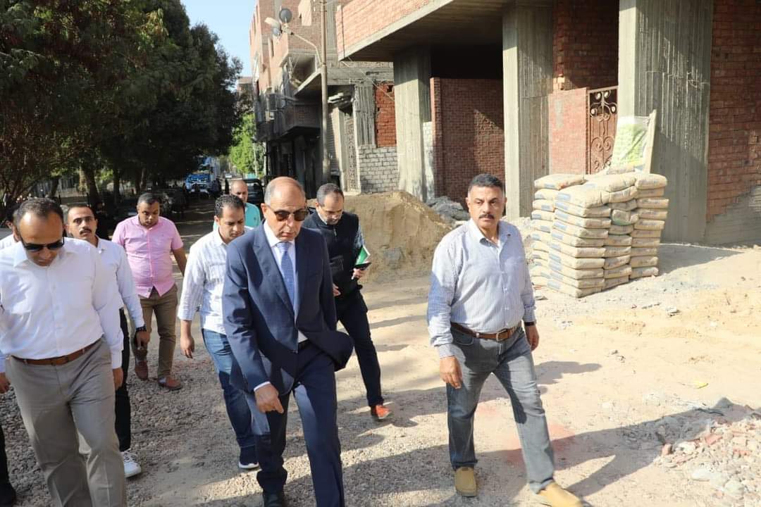 محافظ المنيا يقود حملة لمراجعة رخص البناء بقرية ماقوسة