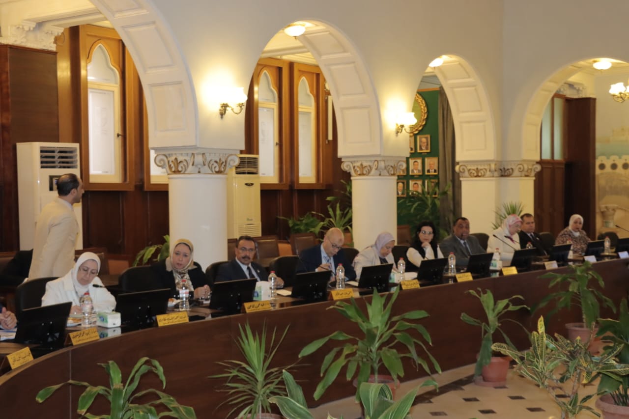 مجلس جامعة الإسكندرية يستعرض جهود الجامعة للارتقاء بجودة العملية التعليمية والبحثية بها