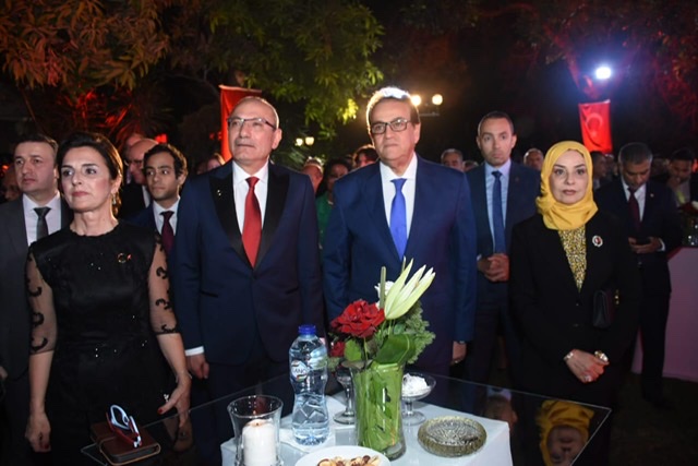 بحضور وزير الصحة .. سفارة تركيا تحتفل بالذكري الـ101 لتأسيس الجمهورية التركية