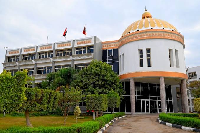 جامعة الفيوم تمنع أولياء الأمور من دخول الجامعة