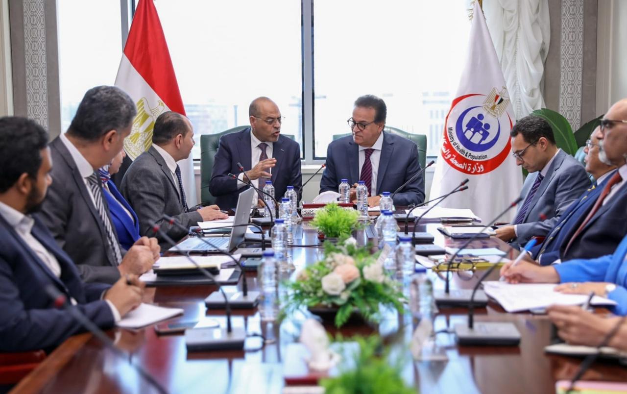 وزير الصحة يبحث مع وزير العمل تعزيز سبل التعاون في مجال تطوير التدريب الطبي المهني

