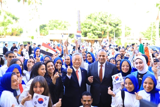 السفير الكوري: ثقافتنا تحظى بشعبية كبيرة في مصر.. 