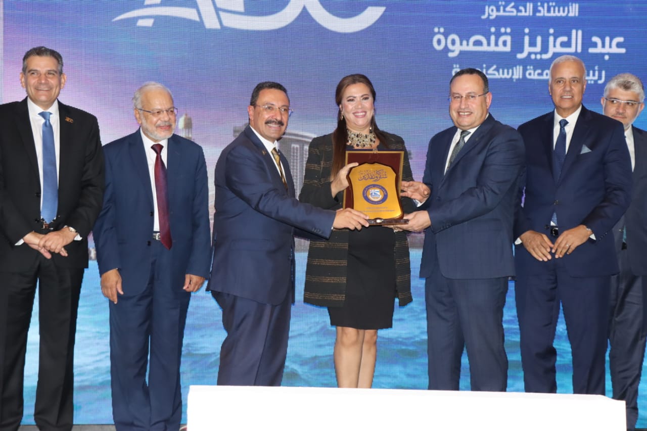 رئيس جامعة الإسكندرية يفتتح المؤتمر الدولى الثالت والعشرين لطب الأسنان