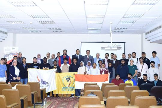 وفد من الطلاب الوافدين بكلية الهندسة بجامعة المنيا يزور مصنع مصر للاسمنت ببني سويف.