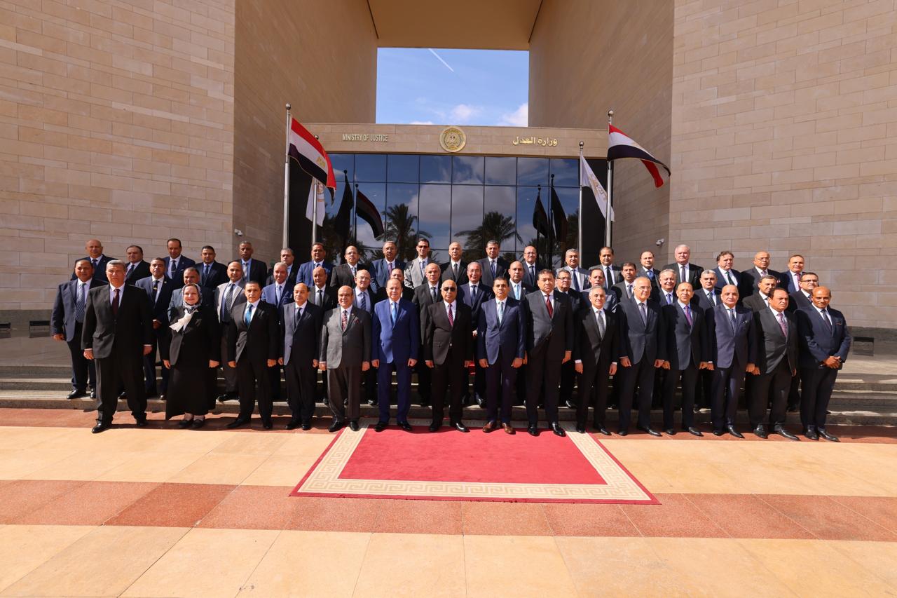 وزير العدل يجتمع برؤساء المحاكم الابتدائية والاقتصادية

