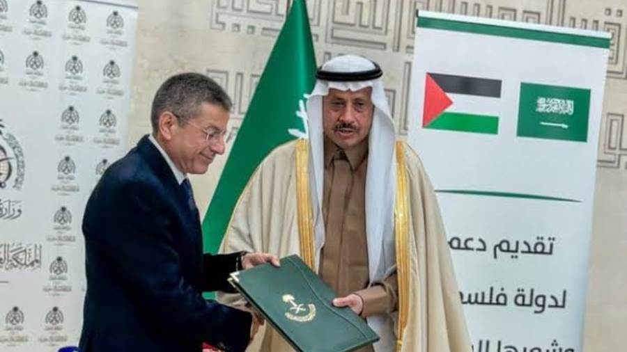 السعودية تسلم الدفعة الثالثة من الدعم المالي لدولة فلسطين بقيمة ١٠ ملايين دولار