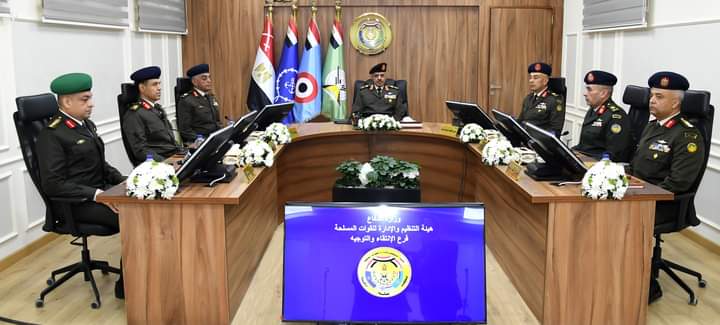 رئيس الأركان يشهد إختبارات كشف الهيئة للطلبة المتقدمين للالتحاق بمعهد ضباط الصف المعلمين والمعاهد الصحية