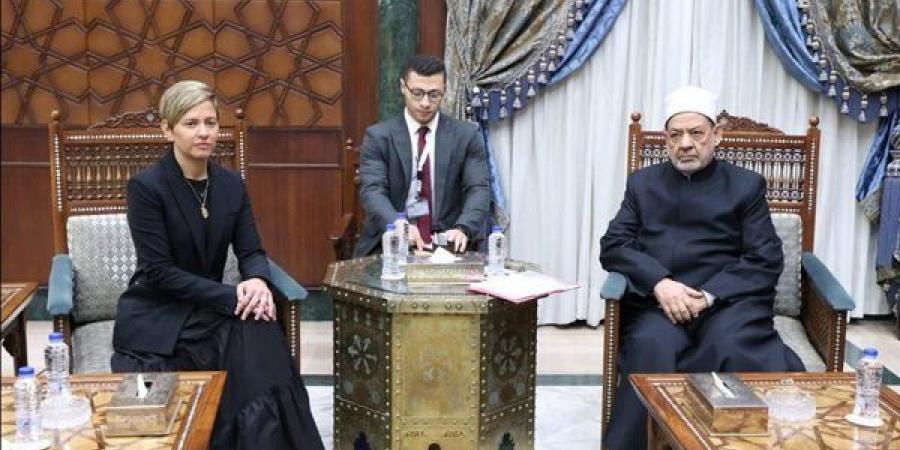 شيخ الأزهر يثمن موقف الرئيس الكولومبي من إعلان الالتزام بتنفيذ مذكرة اعتقال نتنياهو وجالانت

