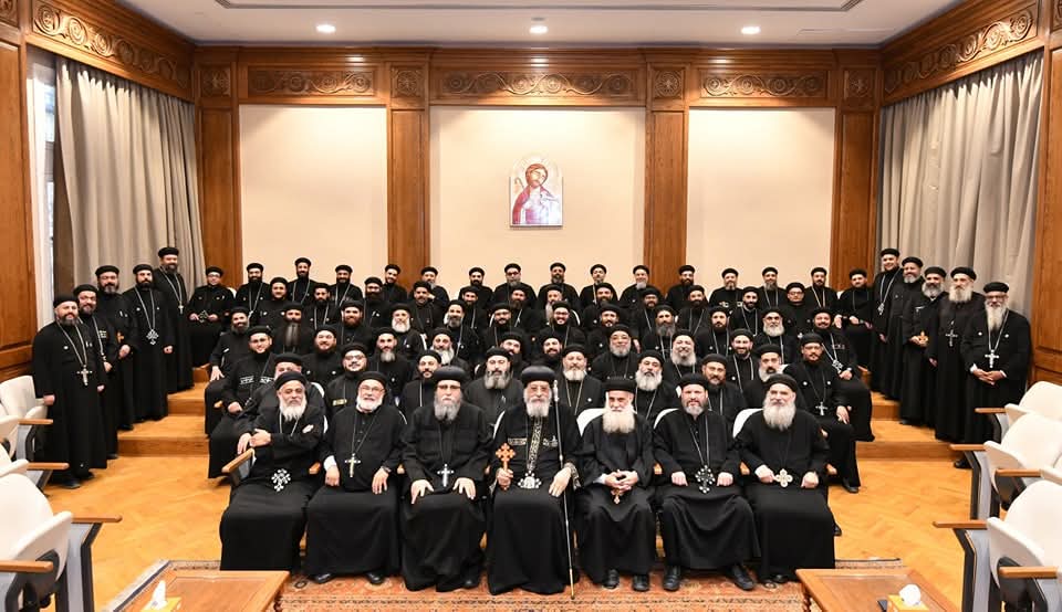 البابا تواضروس يستقبل مجمع كهنة ببا والفشن