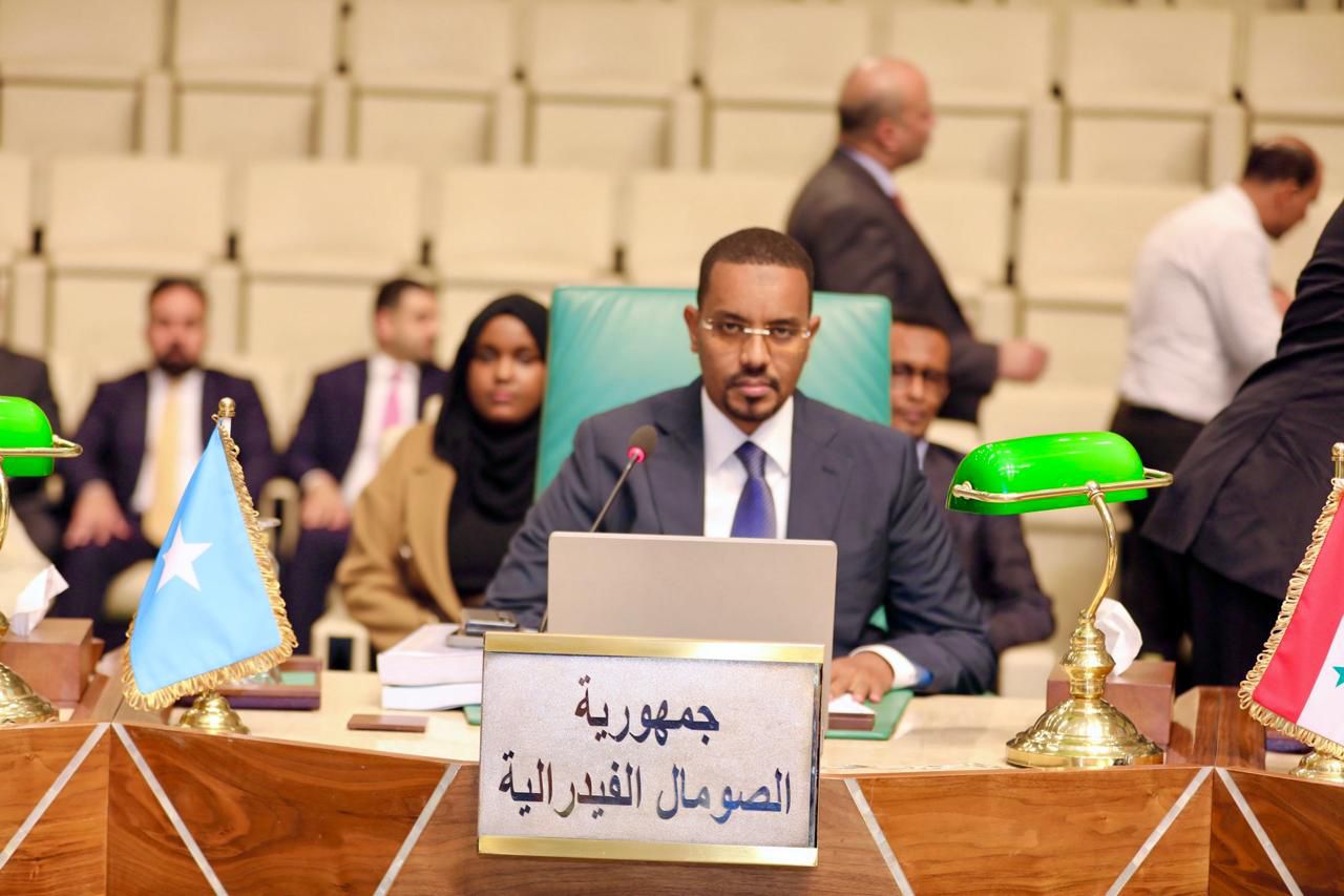 السفير إلياس شيخ عمر يترأس وفد الصومال باجتماع وزراء العدل العرب بالقاهرة

