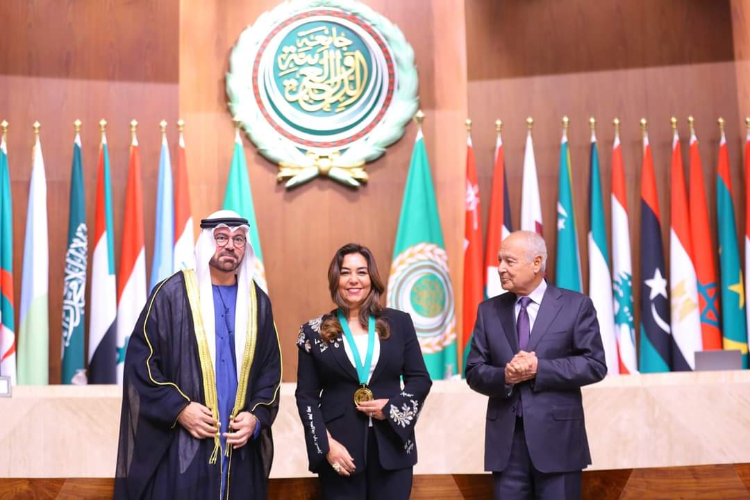 منال عوض تفوز بجائزة التميز الحكومي كأفضل محافظ على مستوي الدول العربية 

