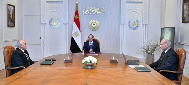 السيسي يوجه بتقديم العلاج المجاني لأسر ضحايا ومصابي الحوادث الإرهابية