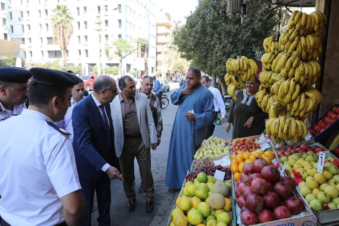 بقيادة محافظ المنيا حملة مكبرة لتفقد الأسواق والمخابز ومراجعة تراخيص البناء وأعمال النظافة والاشغالات