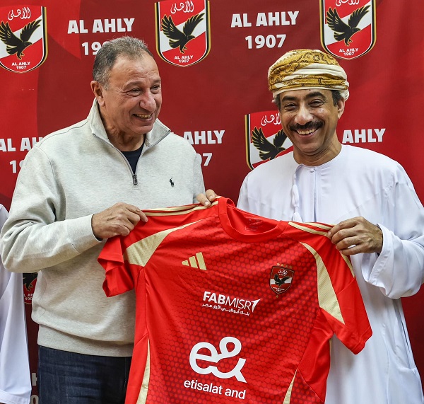 السفير الرحبي يشهد توقيع بروتوكول تعاون بين النادي الأهلي ونادي النهضة العُماني