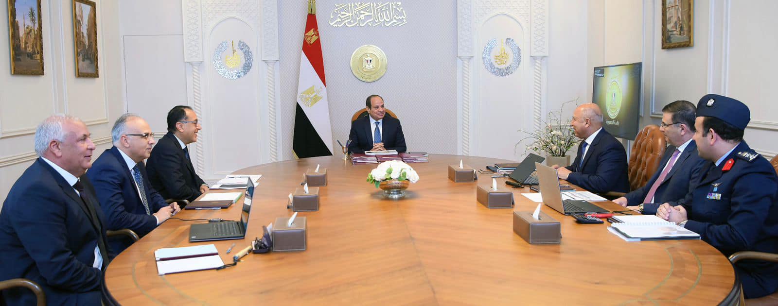 الرئيس السيسي يوجه بمواصلة وتكثيف العمل في المشروعات التنموية 