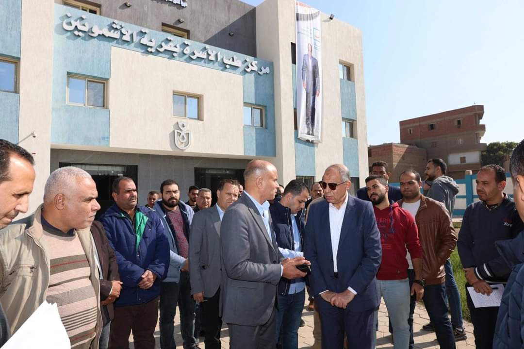 محافظ المنيا يتفقد مركز 