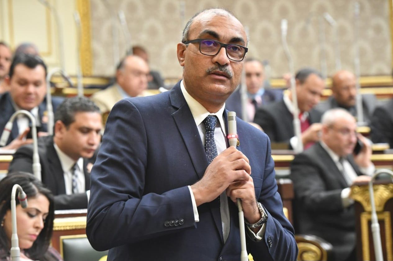 إيهاب منصور: قانون الضمان الإجتماعي جيد نَظريًا لكن الحكومة 