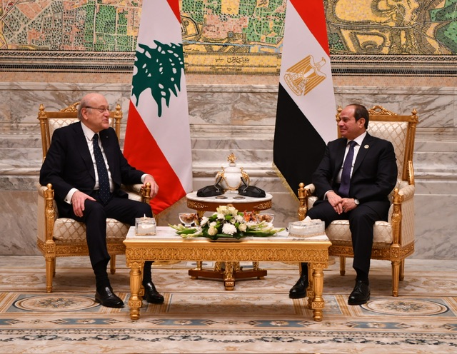 السيسي وميقاتي يؤكدان دعم استقرار لبنان ويستعرضان جهود وقف إطلاق النار في غزة