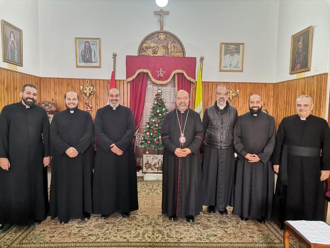 بطريرك الكاثوليك يستقبل وفد الكلية الإكليريكية للتهنئة بعيد الميلاد المجيد 