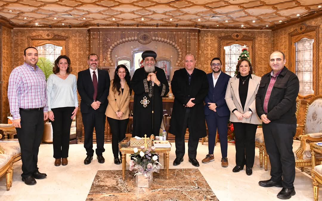 البابا تواضروس يستقبل مسؤولي مستشفي الناس