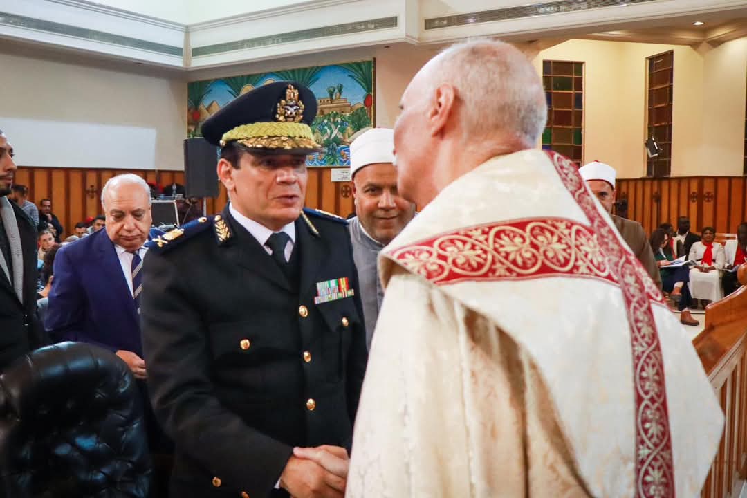 رئيس الأساقفة مصليًا لمصر: نصلي أن يمنح الله سلامًا وبركات لفلسطنين والسودان