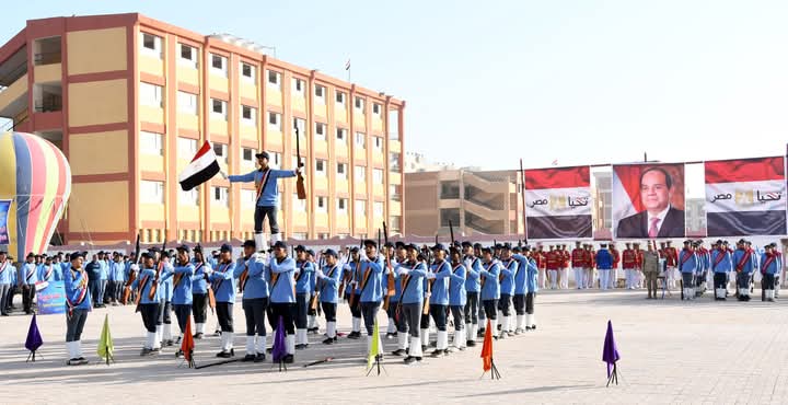 قوات الدفاع الشعبى والعسكرى تنظم زيارة لمدرسة الشهيد أحمد أبوبكر العسكرية بإدارة السلام التعليمية بالقاهرة
