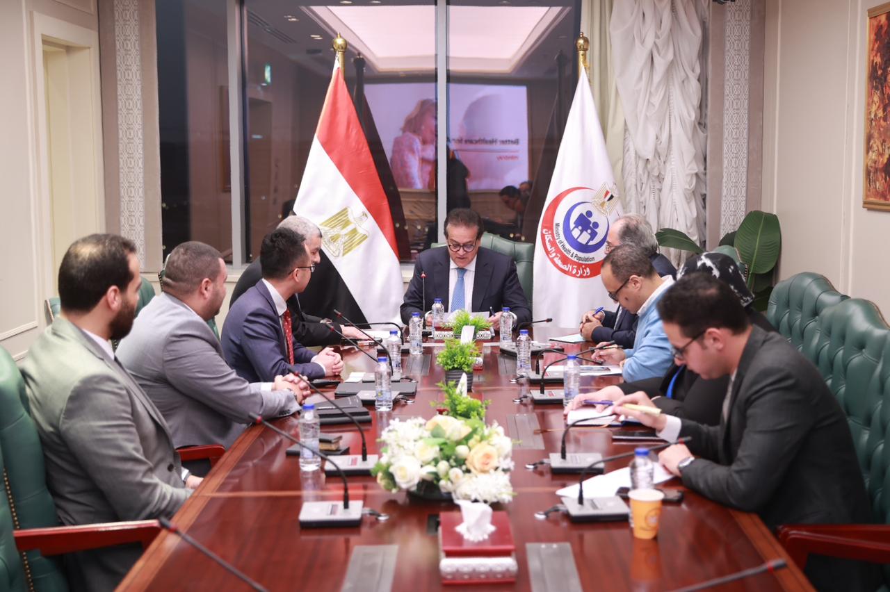  وزير الصحة يبحث مع وفد شركة  «ميند راي» تعزيز سبل التعاون في مجال توطين صناعة الأجهزة الطبية