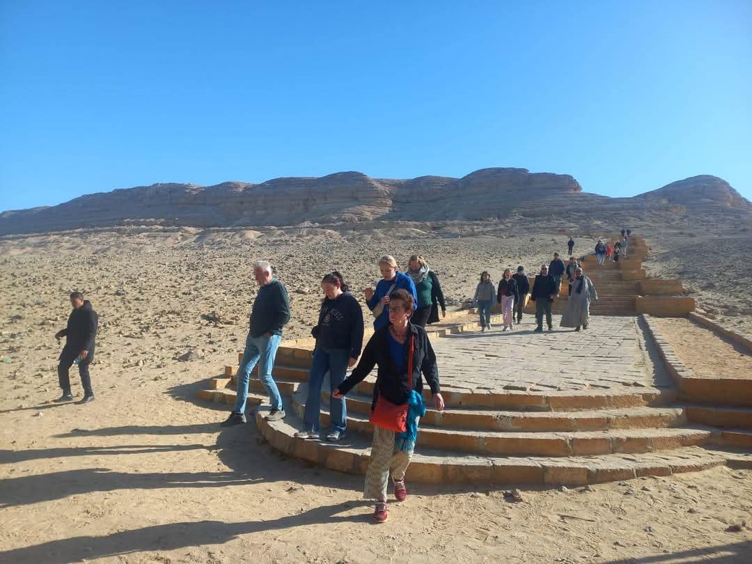 إقبال سياحي كبير على المناطق الأثرية واستقبال وفد ألماني وهولندى بمنطقة بني حسن